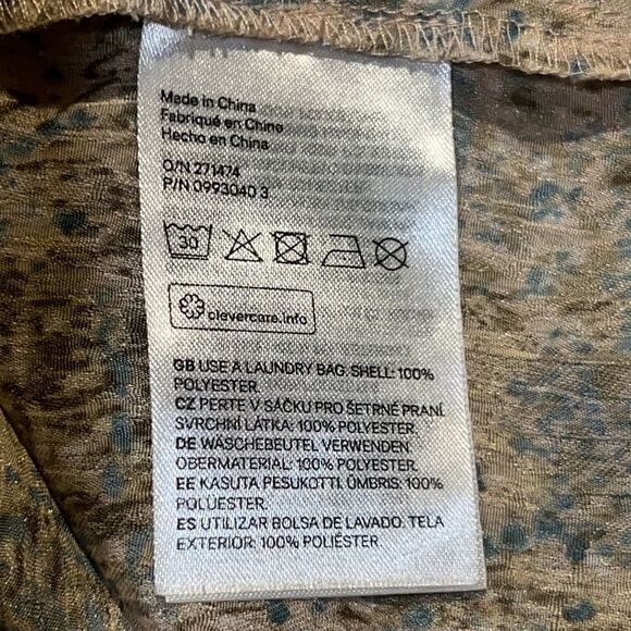 High-Neck blouse  - Picture 5 of 5